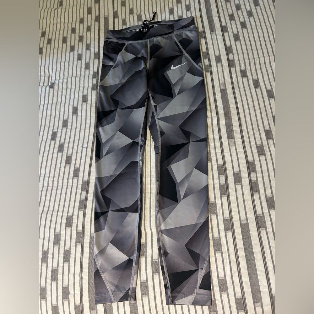 Nike Black and Gray Geometric Leggings
